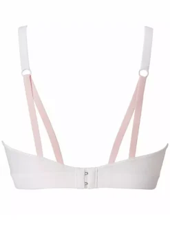 Triumph Free Motion Non-Underwired Sports Bra -Buffalo Fashion Shop Triumph Free Motion Non Underwired Sports Bra799643FRSC W01