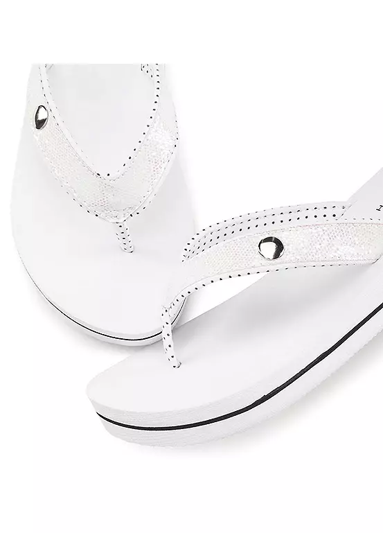 Venice Beach Water-Repellent Flip Flops 4 Venice Beach Water-Repellent Flip Flops - Image 2